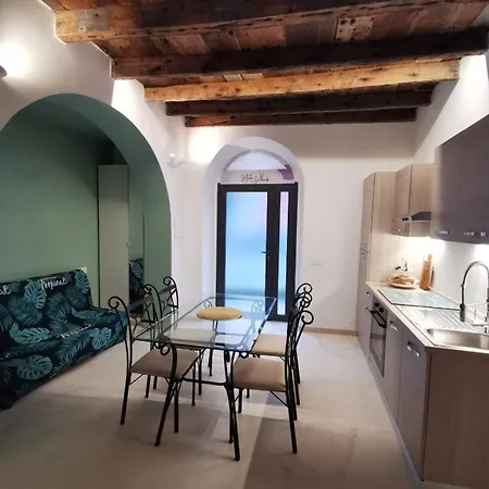 Mirto E Lavanda شقة